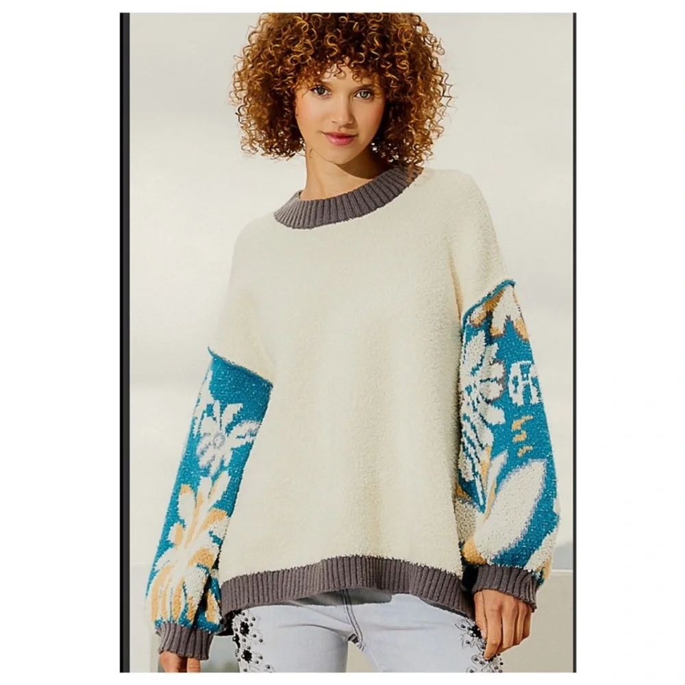 $40 start 57 LAST ONE 🖤Pretty POL Berber fleece outseam detail floral sweater - Picture 4 of 6